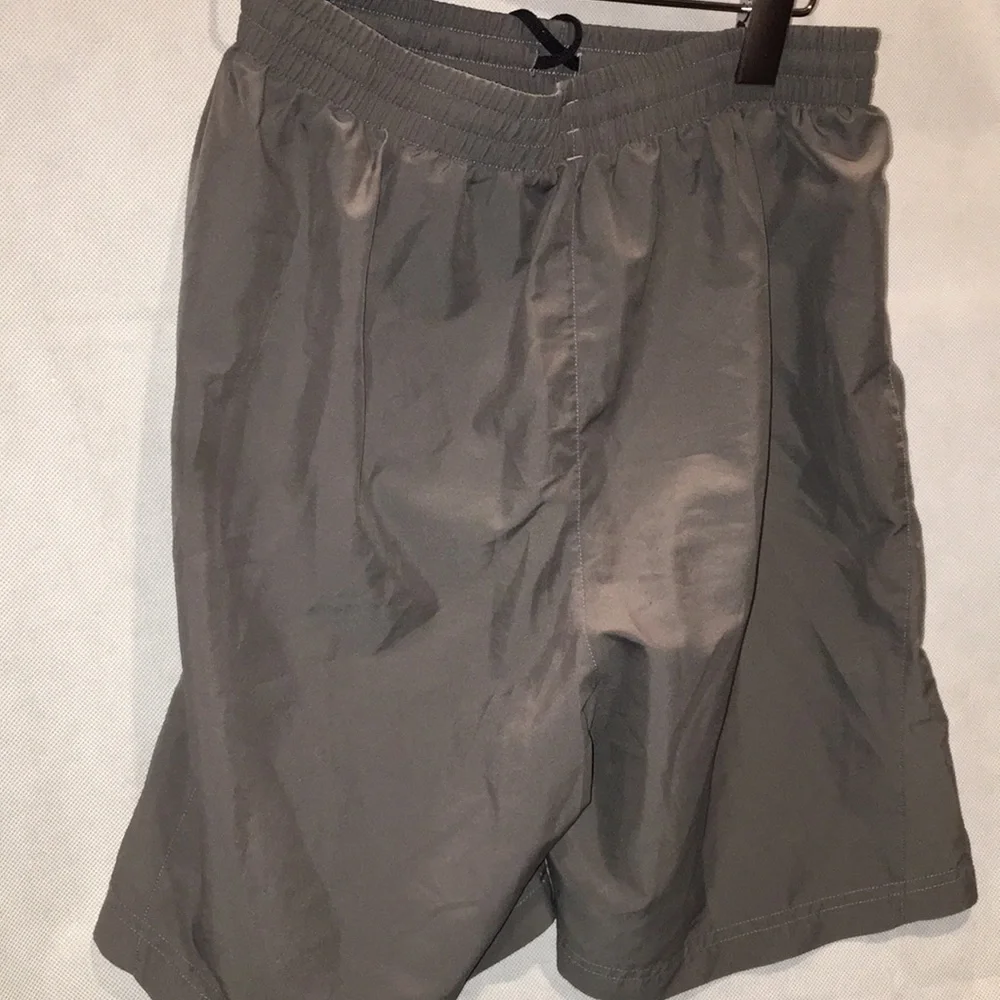 Under Armour Athletic Shorts | Size M